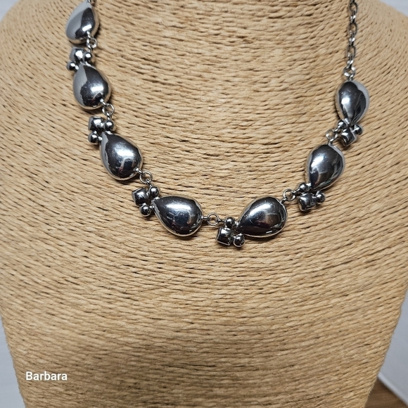 JNY (Jones New York) Silver-tone Dual-colored Rhinestone Necklace - Picture 3 of 6